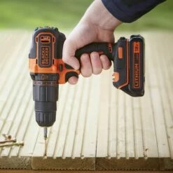 BLACK & DECKER Perceuse à Percussion Sans Fil - 18 V - 1,5 Ah - 2 Vitesses - 104 Accessoires - Livrée En Boite à Outil (BDCHD18S1KA-QW) -FAVEX Soldes Boutique 13949976 5