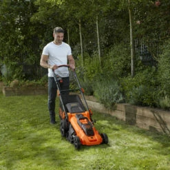 BLACK & DECKER Tondeuse Sans Fil - 36 V - 2 X 2 Ah - 48 Cm - 7 Hauteurs Réglables De 38 à 100 Mm - 2 Batteries (CLMA4820L2-QW) -FAVEX Soldes Boutique 18777839 3