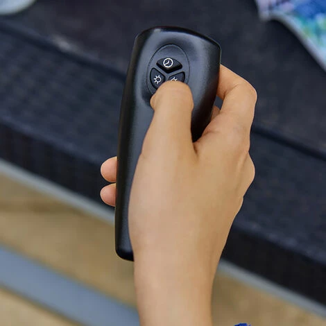 Favex - Chauffage Sirmione Suspendu Blanc - Electrique - Extérieur - Jusqu'à 8 M² - 74 X 74 X 33,5 Cm - Blanc 5 Favex - Chauffage Sirmione Suspendu Blanc - Electrique - Extérieur - Jusqu'à 8 M² - 74 X 74 X 33,5 Cm - Blanc – Image 3