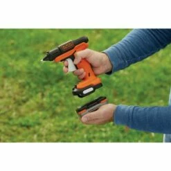 BLACK & DECKER BDCGG12S1-QW Pistolet à Colle Sans Fil - 12 V - 1,5 Ah - 28m De Surface Collée En 1 Batterie - 1 Batterie - 4 Bâtons De Colle -FAVEX Soldes Boutique 34598958 5