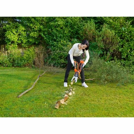 BLACK & DECKER Coupe-branches ALLIGATOR 15 Cm - Sans Fil Avec 1 Batterie 18V 2Ah - BLACK+DECKER GKC1000L-QW 5 BLACK & DECKER Coupe-branches ALLIGATOR 15 Cm - Sans Fil Avec 1 Batterie 18V 2Ah - BLACK+DECKER GKC1000L-QW – Image 3