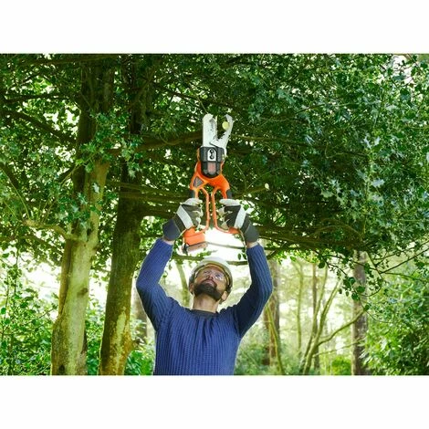 BLACK & DECKER Coupe-branches ALLIGATOR 15 Cm - Sans Fil Avec 1 Batterie 18V 2Ah - BLACK+DECKER GKC1000L-QW 6 BLACK & DECKER Coupe-branches ALLIGATOR 15 Cm - Sans Fil Avec 1 Batterie 18V 2Ah - BLACK+DECKER GKC1000L-QW – Image 4