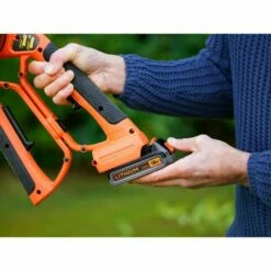 BLACK & DECKER Coupe-branches ALLIGATOR 15 Cm - Sans Fil Avec 1 Batterie 18V 2Ah - BLACK+DECKER GKC1000L-QW 11 BLACK & DECKER Coupe-branches ALLIGATOR 15 Cm - Sans Fil Avec 1 Batterie 18V 2Ah - BLACK+DECKER GKC1000L-QW -FAVEX Soldes Boutique 34600074 5